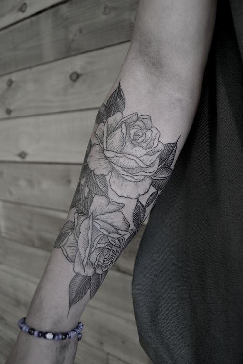 Black-Roses-Tattoo-On-Arm
