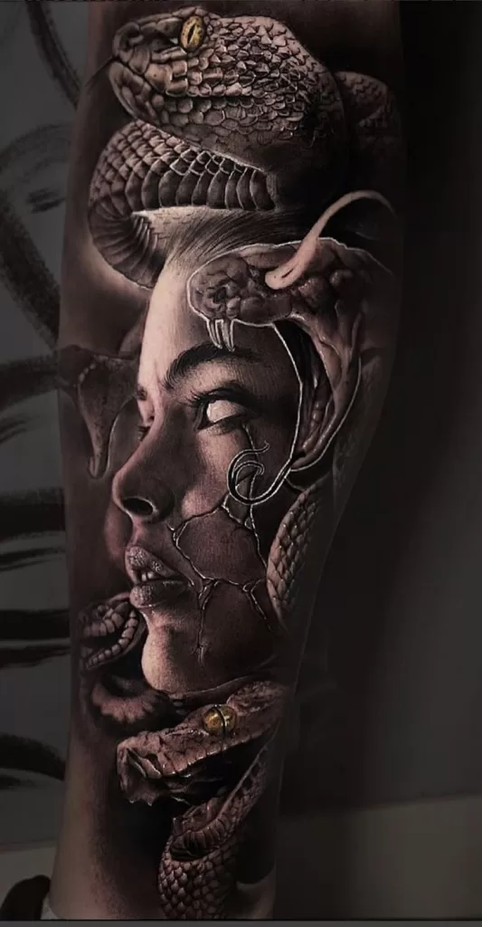 Realistic Medusa Tattoo - TATTOOGOTO